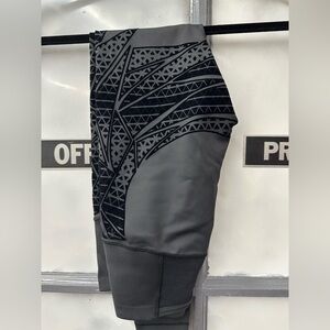 High-Rise Black & Gray Patterned Leggings